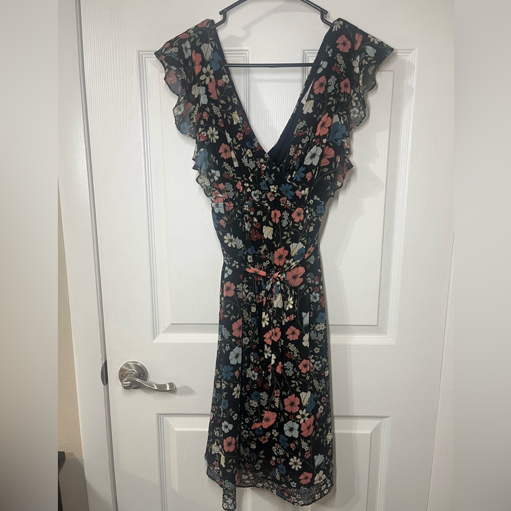 Jessica Simpson Maternity dress size Small Black with floral print